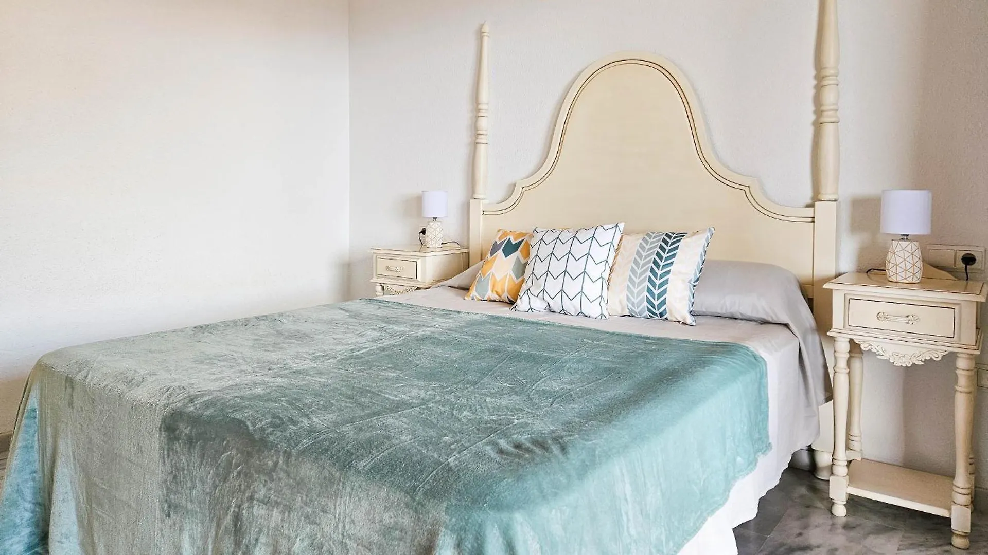 Beautiful Sea Views Duplex Penthouse In Manilva Apartment
