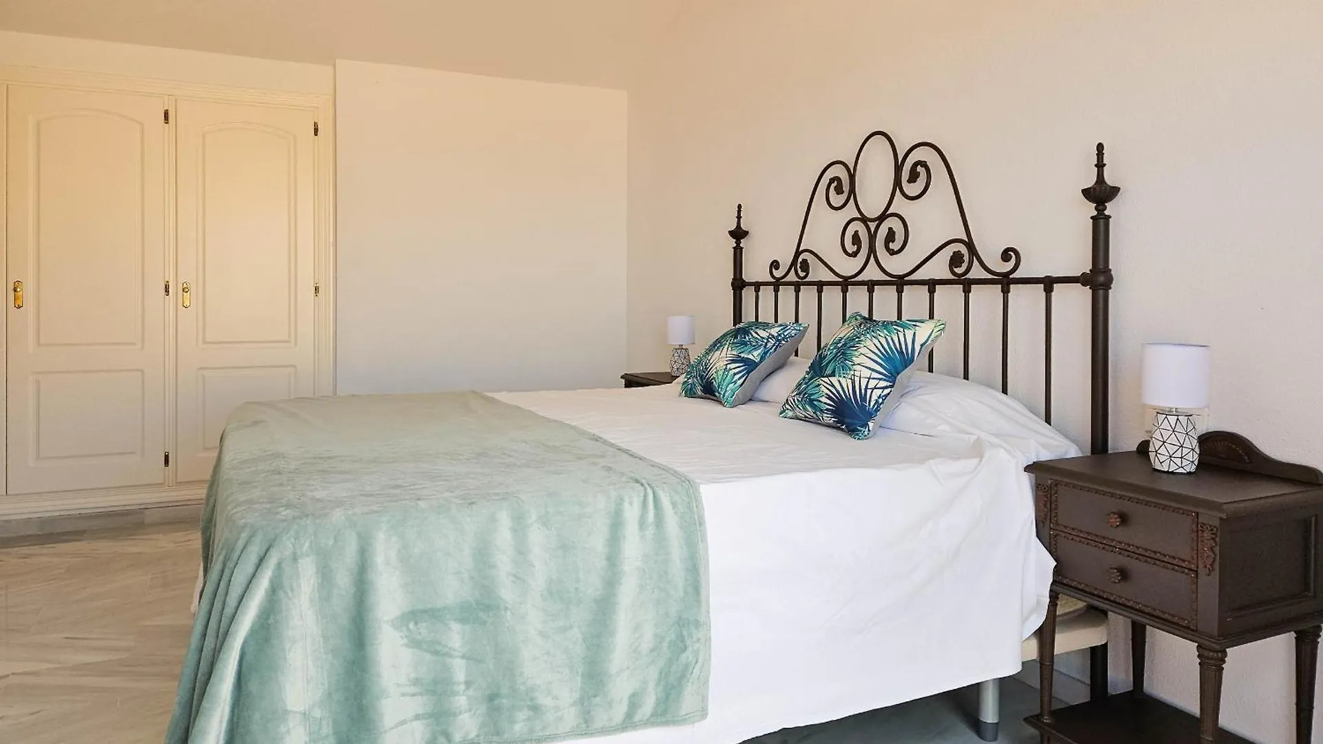Beautiful Sea Views Duplex Penthouse In Manilva Apartment