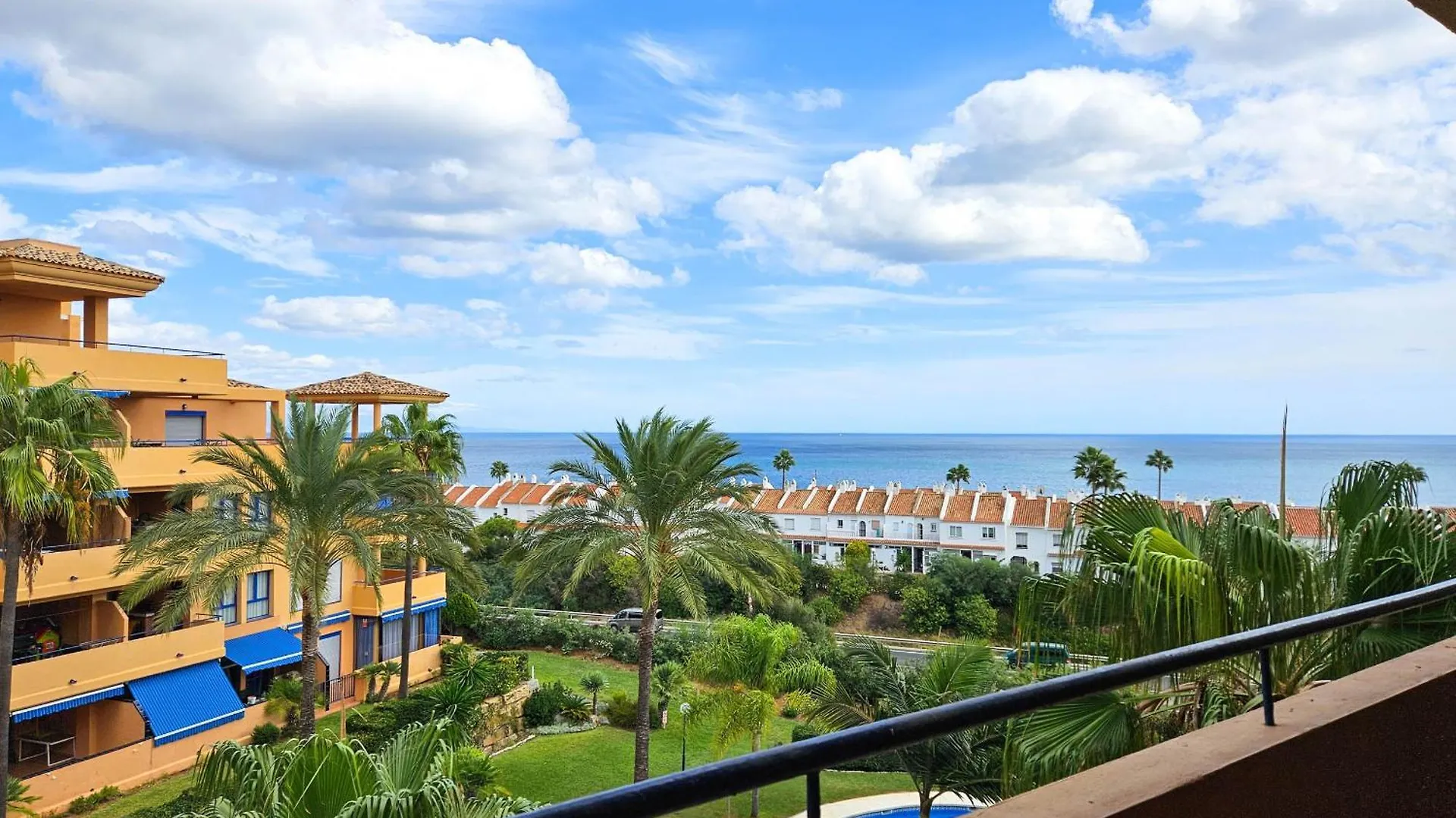 Beautiful Sea Views Duplex Penthouse In Manilva Apartment